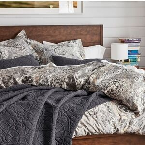 Pottery Barn Jacquelyn Medallion Sateen Duvet Cover King + 2 EURO Shams